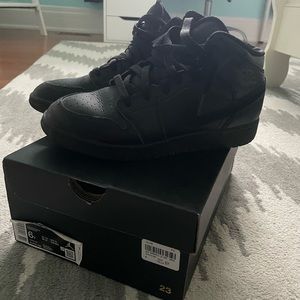 Jordan 1 Mid All Black